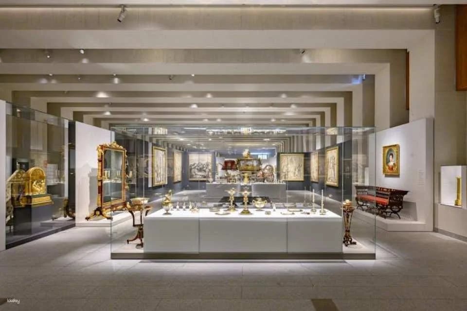 Royal Collections Gallery and Royal Palace Guided Tour in Spanish