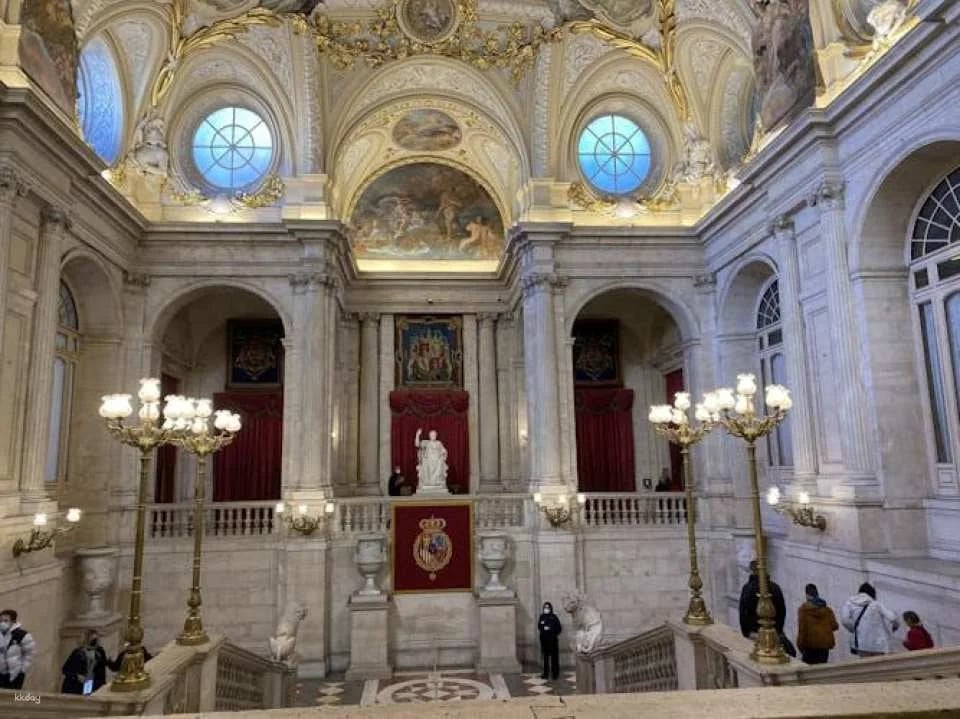 Royal Collections Gallery and Royal Palace Guided Tour in Spanish