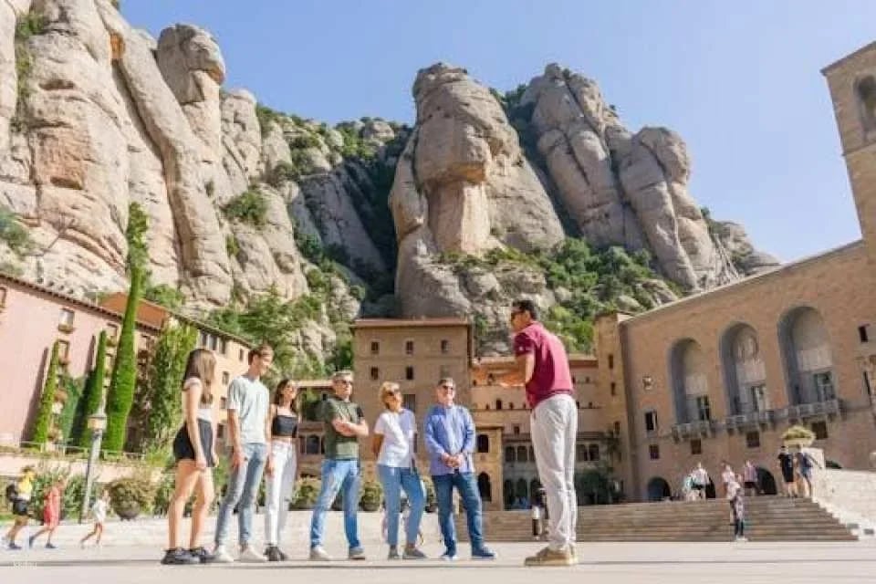 Half-day Montserrat guided tour from Barcelona (602785)