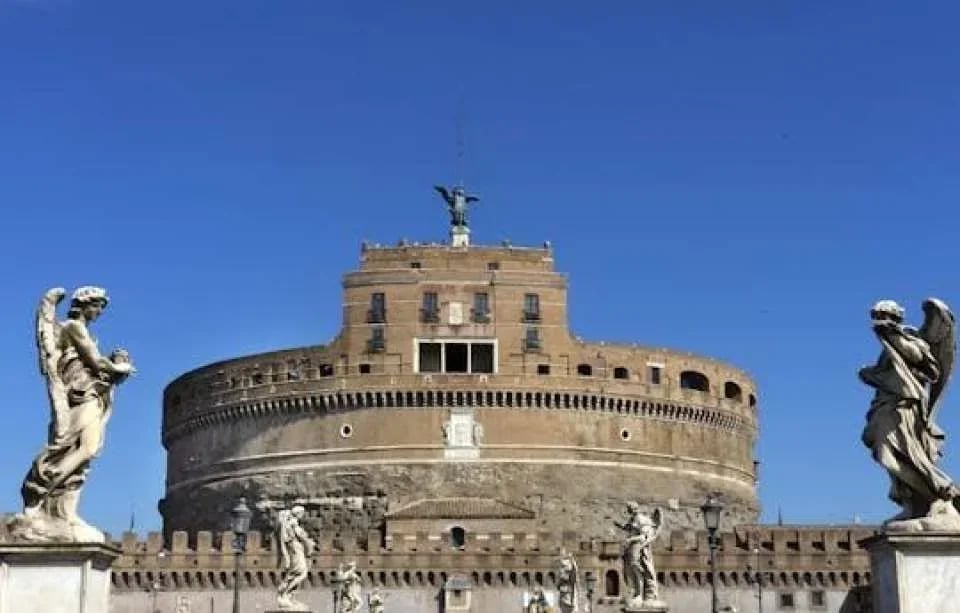 Guided tour of Castel Sant'Angelo with local guide and terrace views (603121)