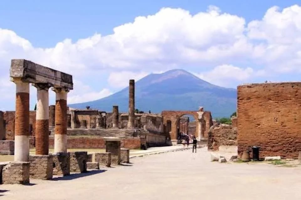 Full-Day Guided Tour of Pompeii from Rome with Lunch (603135)