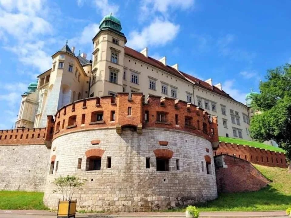 English Guided Tour to Wawel Castle Highlights
