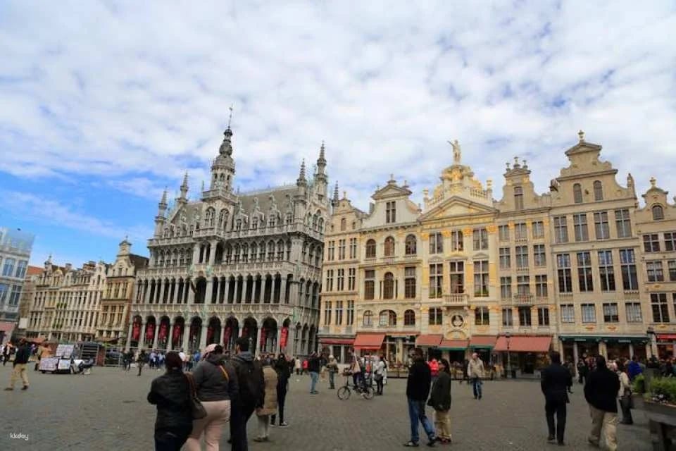 Brussels and Bruges Guided Tour from Paris