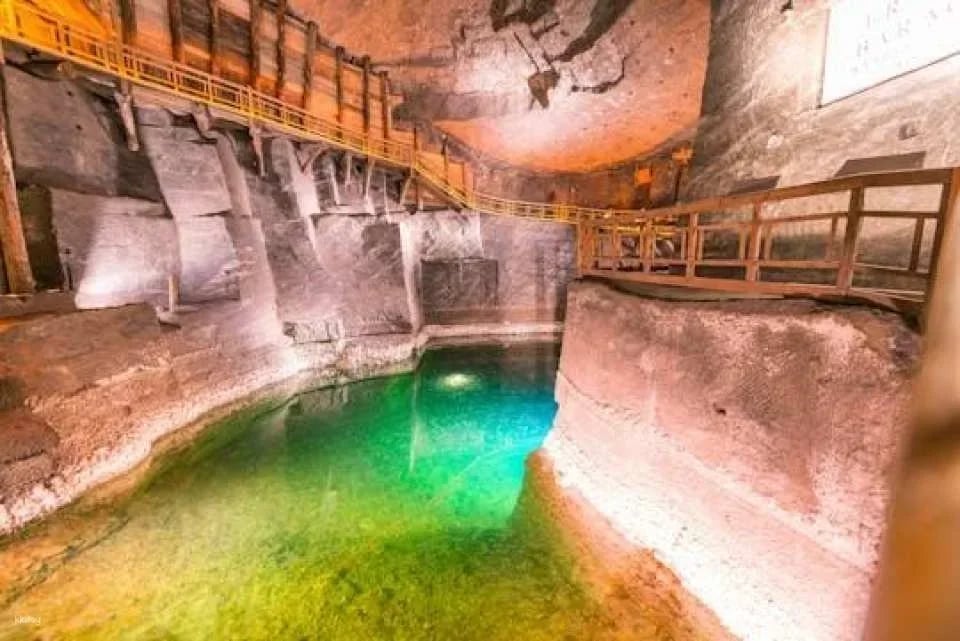 Wieliczka Salt Mine fast-track entry pass and guided tour (603391)