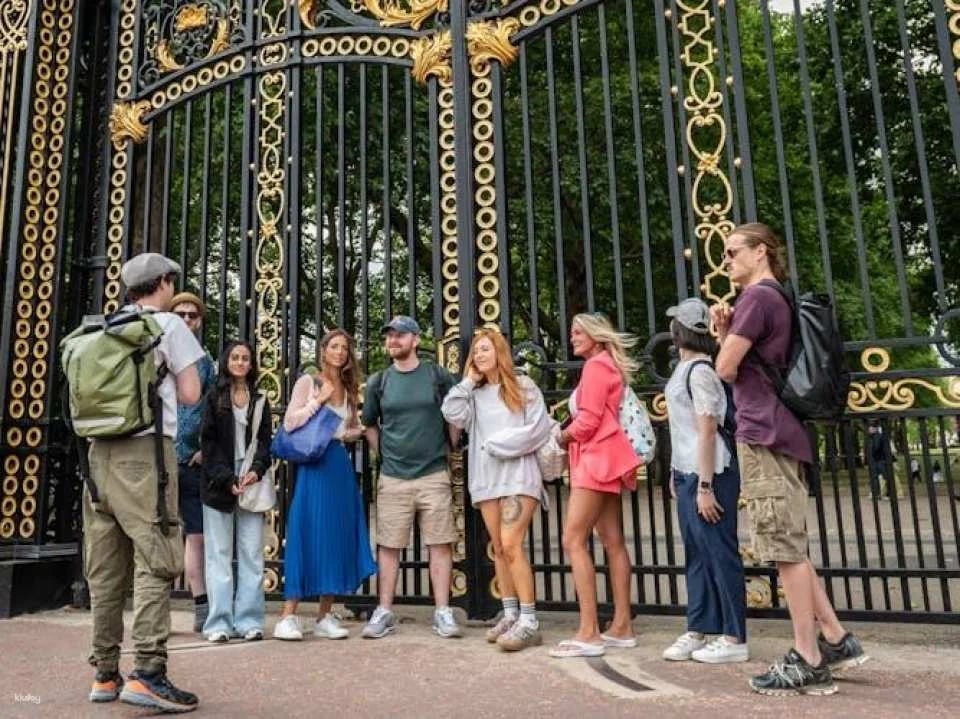 Thames River Cruise and Westminster 3-Hour Private Tour