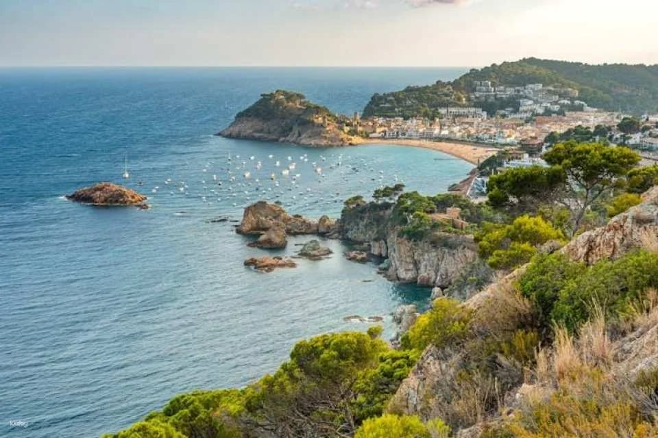 Costa Brava full-day excursion to Tossa de Mar from Barcelona