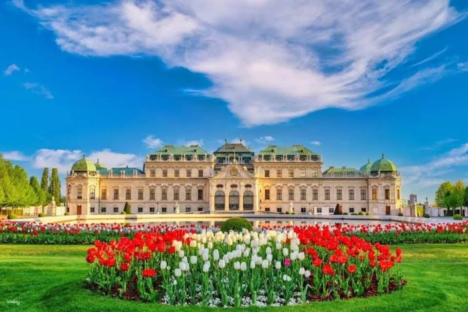 Skip-the-line Upper Belvedere Palace guided tour