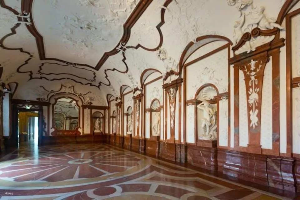 Skip-the-line Upper Belvedere Palace guided tour