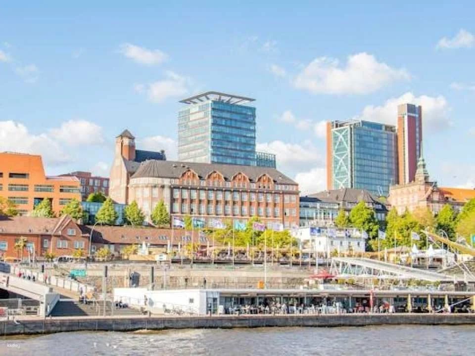 Hamburg private architecture walking tour with a local guide