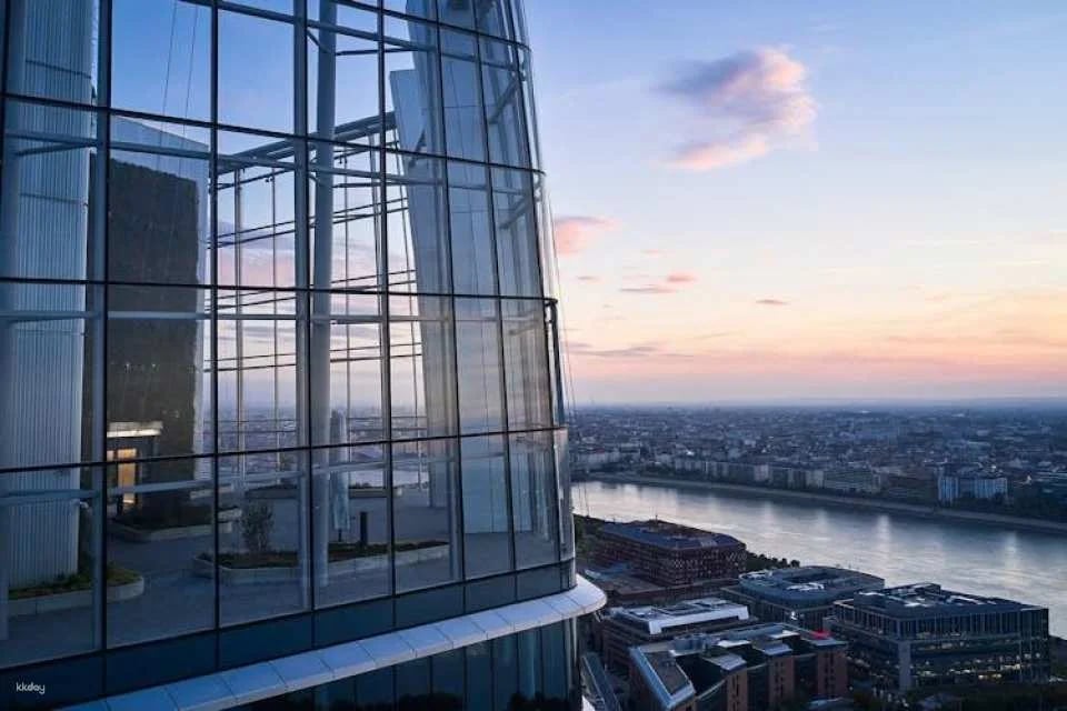 MOL Campus's SkyDeck entrance ticket and AR app