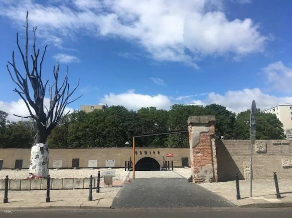Warsaw Muranów District exploration game and tour
