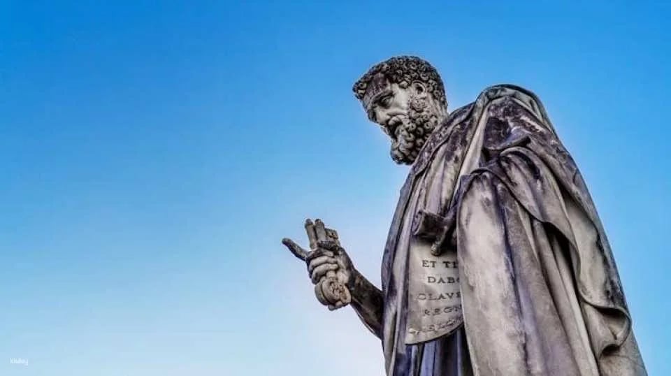 St. Peter's Basilica with reserved entry and self-guided audio tour