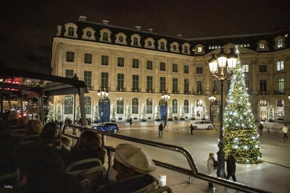 Tootbus Christmas lights open-top bus tour in Paris