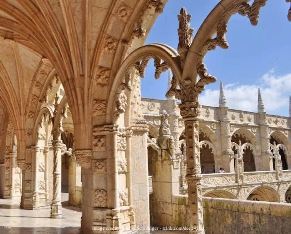 Private half-day tour to Belem and Jeronimos Monastery