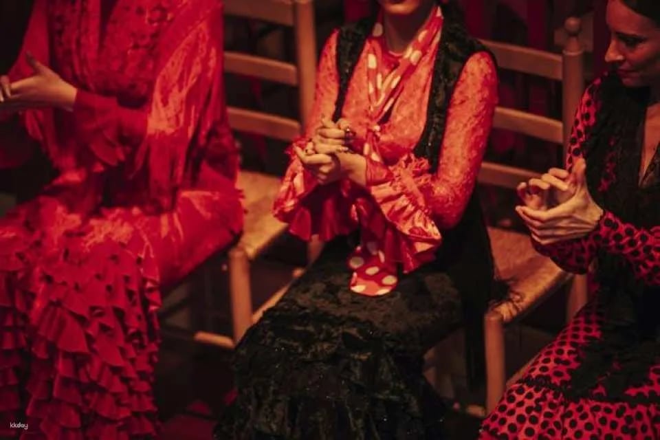 Flamenco show with gourmet Spanish dinner and entry to Poble Espanyol