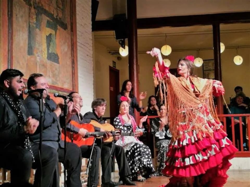 Flamenco show with gourmet Spanish dinner and entry to Poble Espanyol