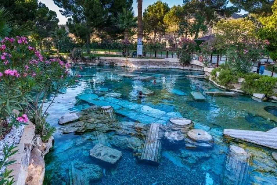 Daily guided Pamukkale tour with pick-up from Denizli Airport