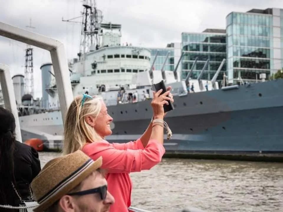 Harry Potter Guided Tour with Thames Cruise and Clink Prison Museum