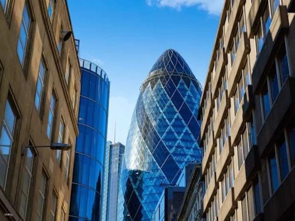 Tour of London's most Insta-perfect spots with a local