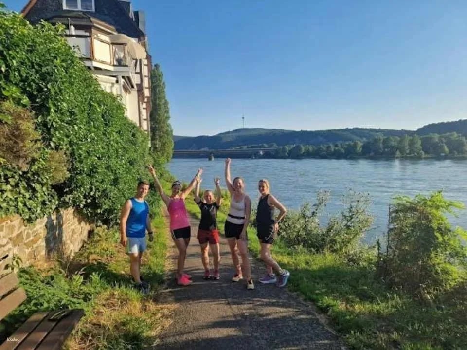 Small-group guided running city tour in Potsdam