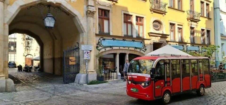 Wrocław electric car tour with guide
