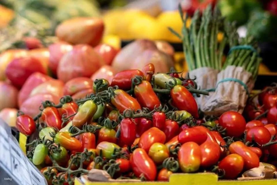 Portuguese Tapas Class and Market Tour With Lunch and Wine