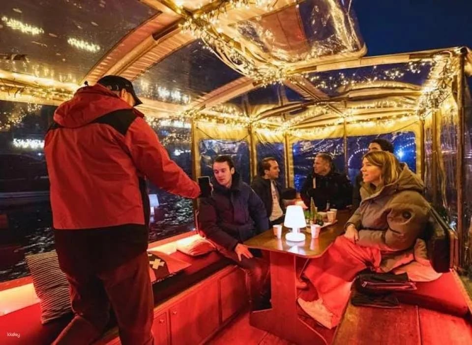 Light Festival Cruise with Open Bar and Mulled Wine in Amsterdam