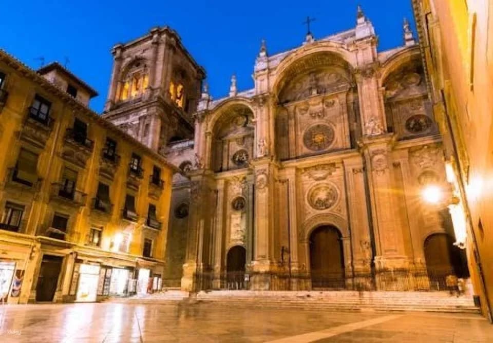 Granada cathedral and Capilla real guided tour (606648)