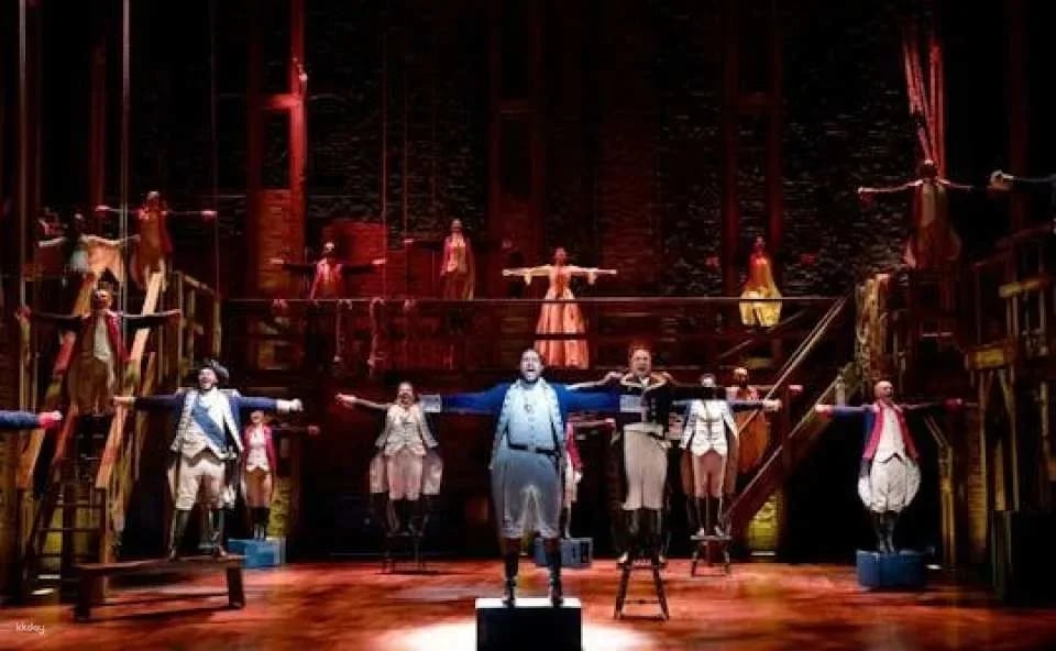 Hamilton, the musical experience at Victoria Palace Theatre