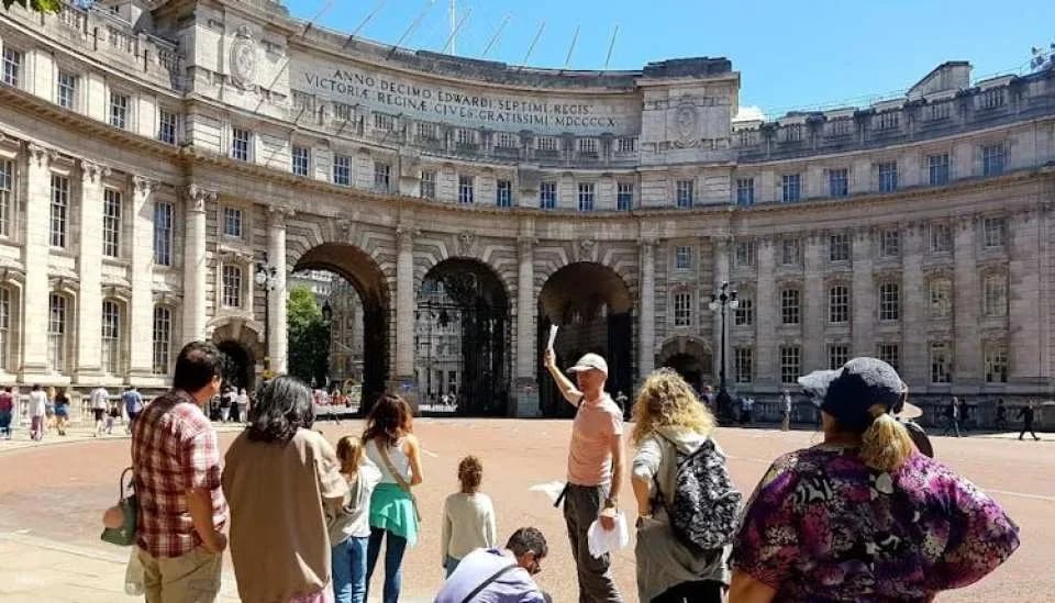 Sherlock Holmes Museum & Westminster Private Walking Tour