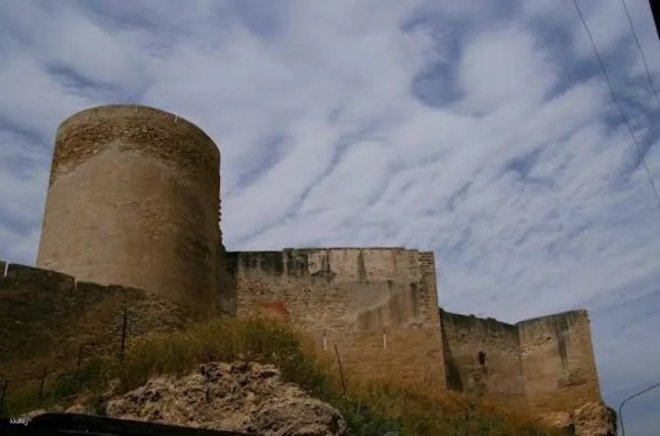 Candlelit dinner in the medieval castle of Sciacca (607545)