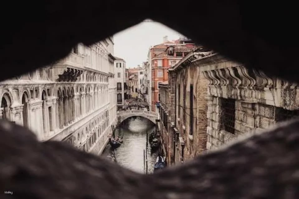 Doge’s Palace Secret Passages Tour with Casanova’s Cell & St. Mark's (608002)
