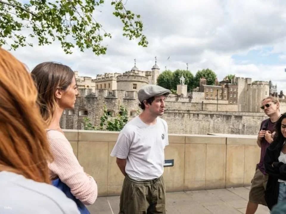 Harry Potter Guided Walking Tour with Tower of London Tickets