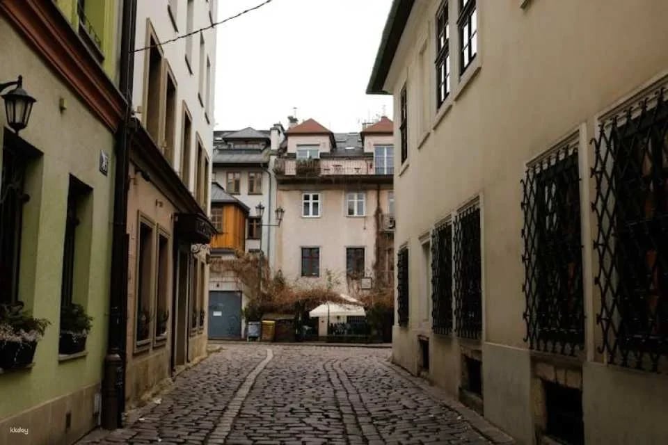 Schindler story walking tour through Kazimierz and the ghetto