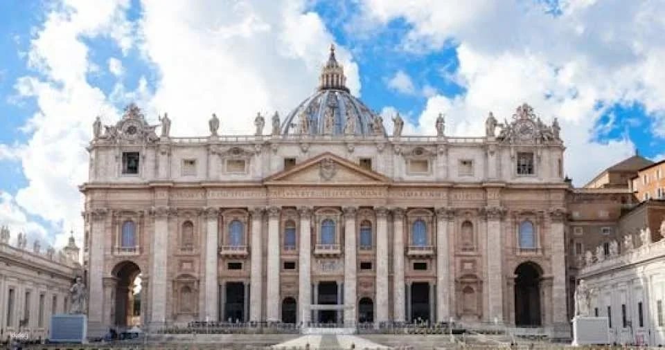 3-hour guided tour in the Vatican Museums and St Peter's Basilica (608811)
