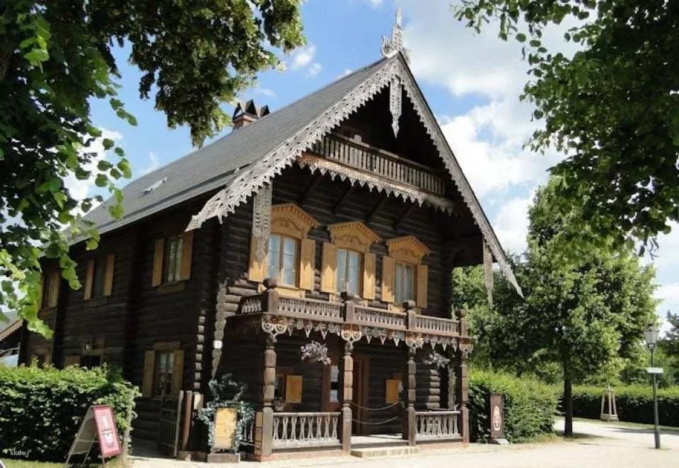 City tour of Potsdam and guided tour of Sanssouci Palace from Berlin