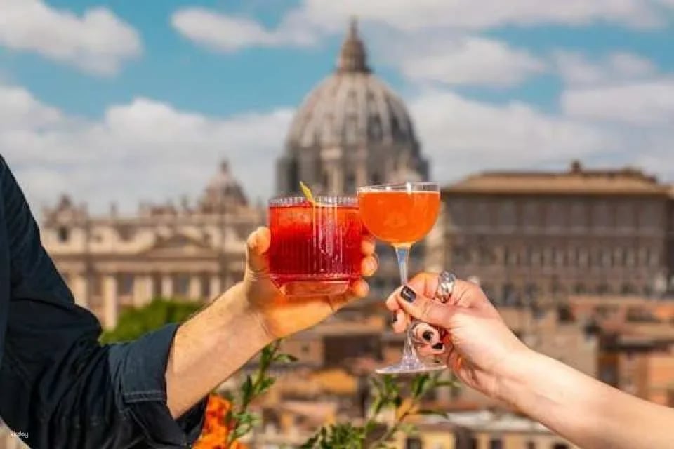 Rome piazzas and fountains sunset guided tour with aperitivo (608980)