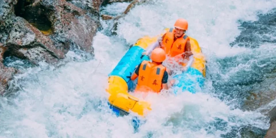 Qingyuan Xuanzhen Cliff Rafting | 4.3km pristine and exhilarating rafting experience, plus all the fun at the mountain spring water park.