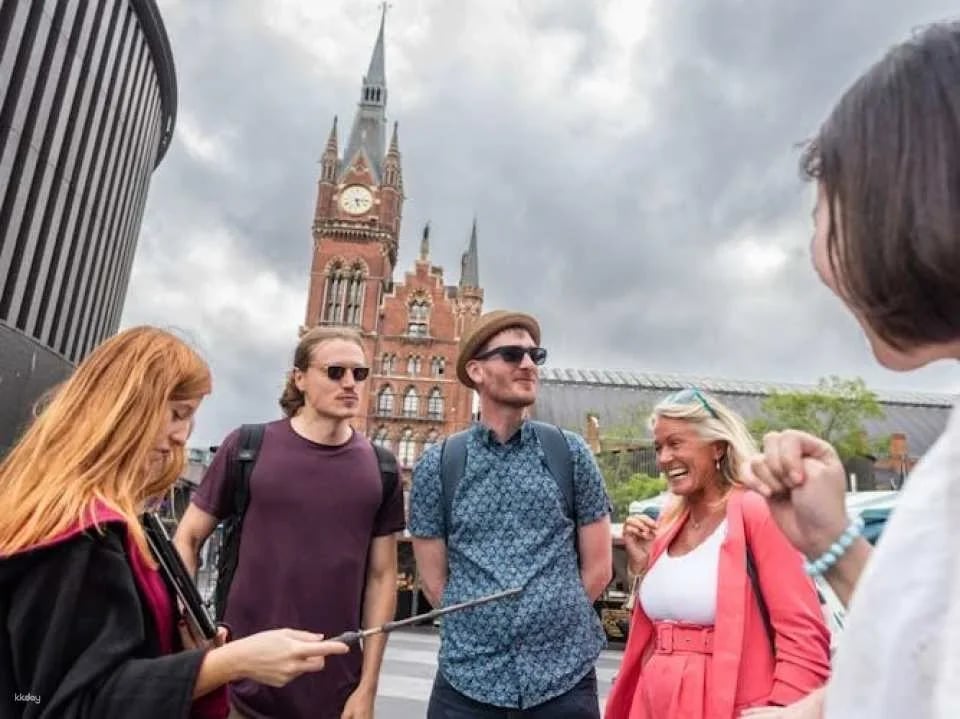 Harry Potter Guided Tour with Thames Cruise and St Paul’s Cathedral