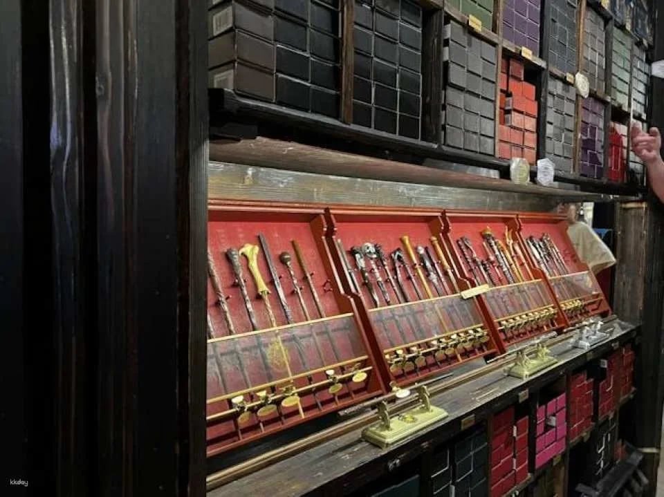 Harry Potter Guided Tour with Thames Cruise and St Paul’s Cathedral
