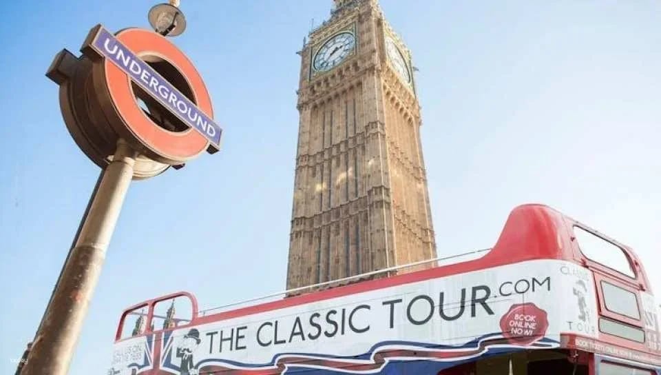 Vintage open-top bus tour with live guide in London
