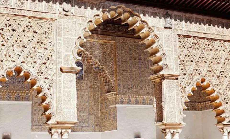 VIP pass to explore the Royal Alcázar of Seville at special hours