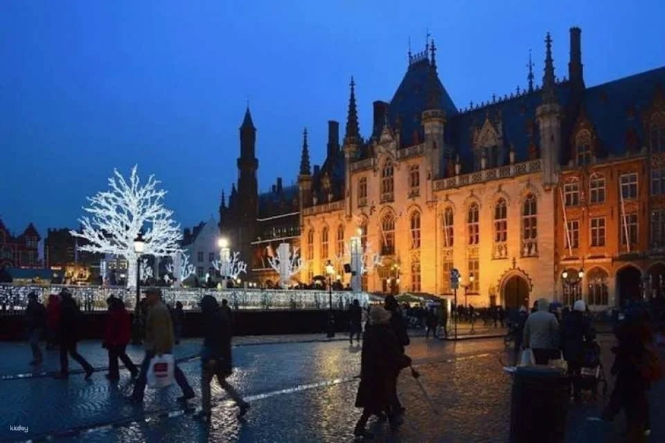Christmas magic in Bruges private walk and hot chocolate