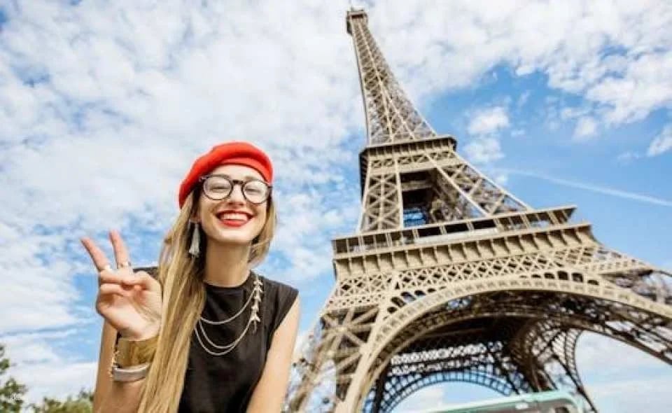 Eiffel Tower 2nd floor access with audio guide (610925)