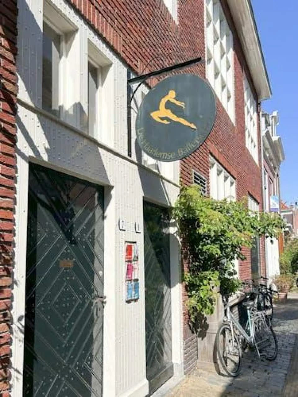 Self-guided Discovery Walk in Haarlem secrets of its Golden Streets