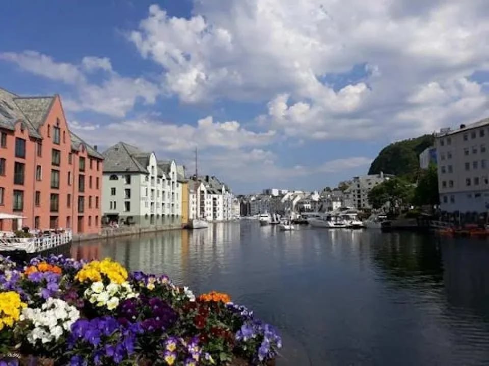 Self-guided tour of Norway's coastal cities with GPS audio guide
