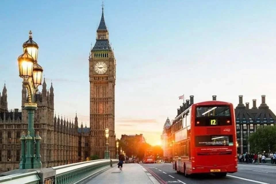 Houses of Parliament and Westminster Walking Tour