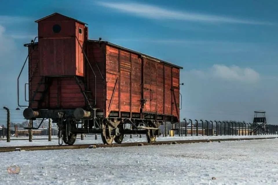 Auschwitz-Birkenau Spanish Guided Tour with Hotel Pick-Up