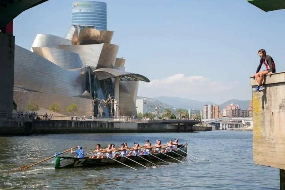 Bilbao and Guggenheim Museum small-group tour from Vitoria
