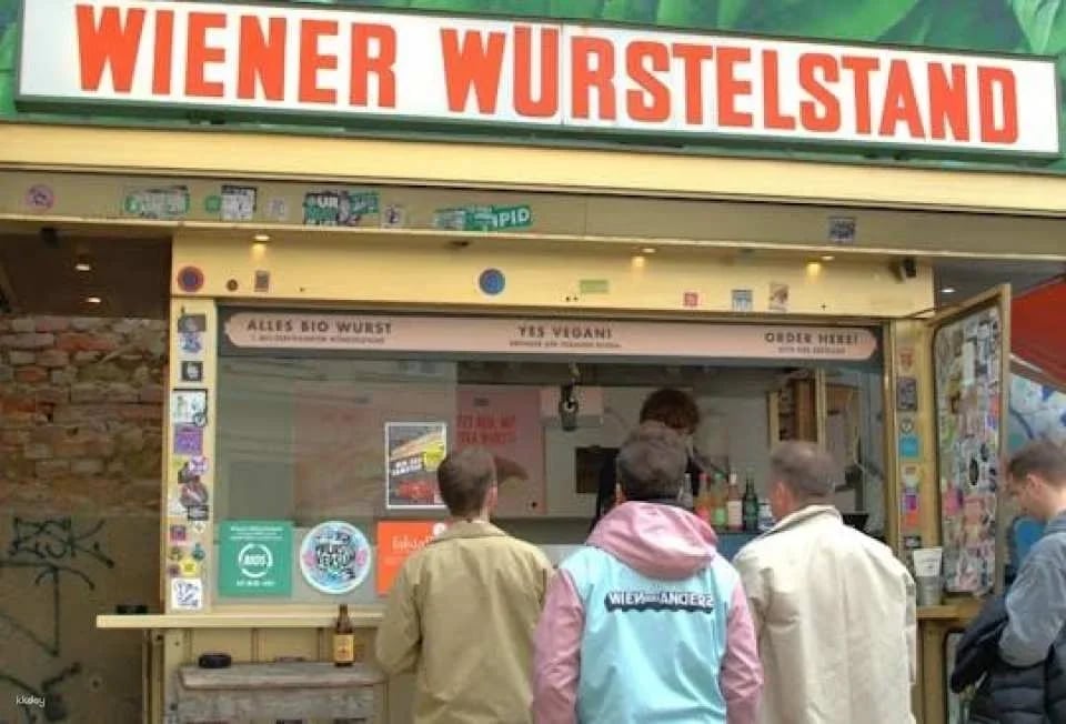 Viennese sausage stand tour with tasting (612847)